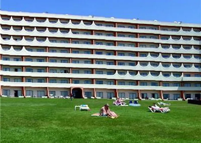 Spectacular 2 Bedroom In The Center *