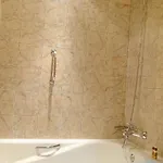 Spectacular 2 Bedroom In The Center Apartment *